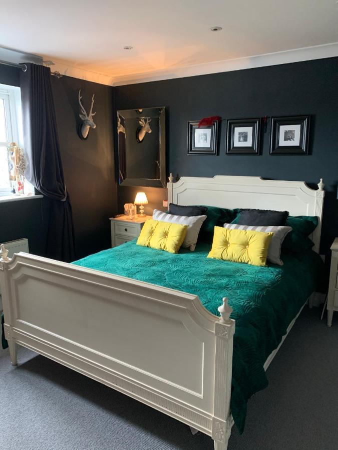Stylish 3 Bedroom Townhouse For 5 Guests, Set In The Medieval Grid With Off Street Parking Bury St. Edmunds Экстерьер фото
